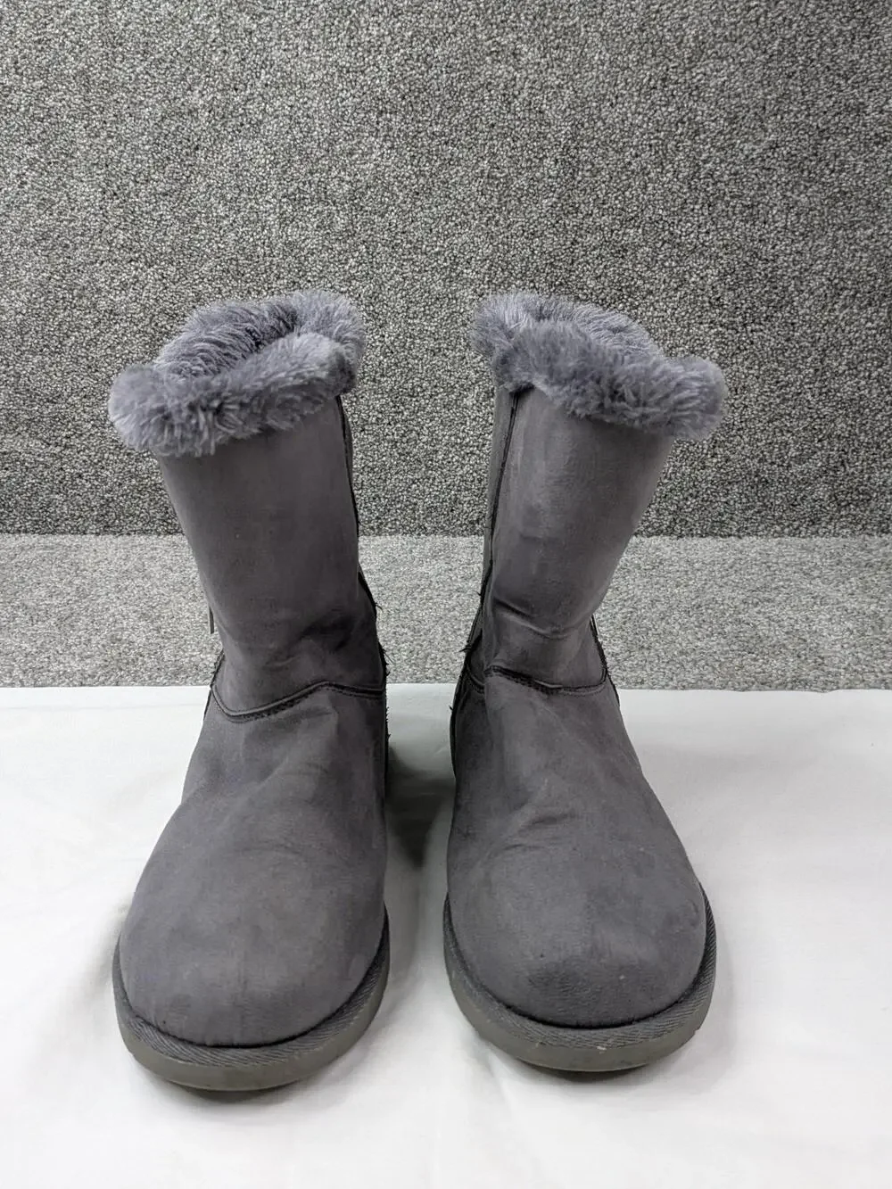 Airwalk Boots Womens Size 9 Gray Faux Suede Fur Lined Side Zip Winter Mid Calf